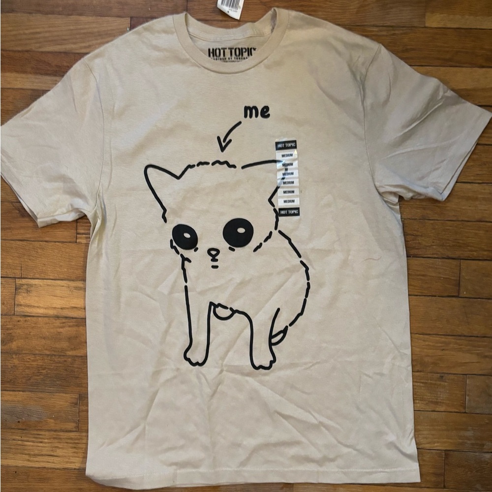 Brand new with Tags Hot Topic Beige Cat Illustration Tee